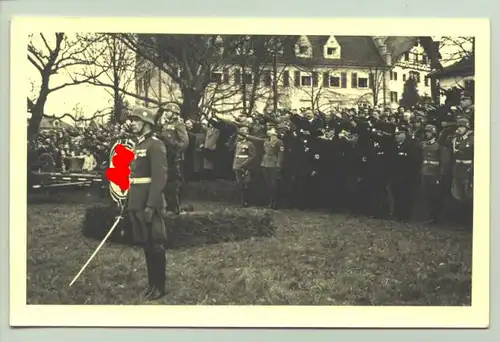 () Agfa-Foto-Ansichtskarte. Ereignis unbekannt. Ansprache / Vereidigung / Parade ? Originalkarte, Rückseite Adressenfeld nebst Bezeichnung "Agfa". Vermutlich um 1939 ?