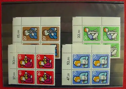(1016343) Vier Jugendmarken Briefmarken-Sätze "Jugendarbeit" Berlin 1974 in Form von Viererblock