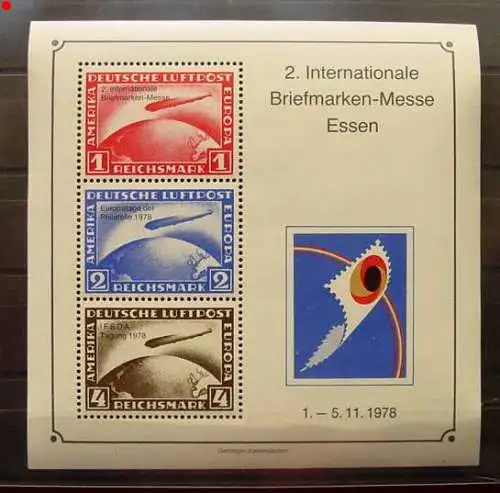 ()  Zeppelin-Bfm-Block Essen 1978. Gedenkblock "2. Internationale Briefmarken-Messe Essen vom 1. - 5. 11. 1978" (Wiedergaben der Zeppelin-Marken zu 1,- / 2,- / 4,- Reichsmark). Druck : Gehringer, Kaiserslautern. TOP Zustand