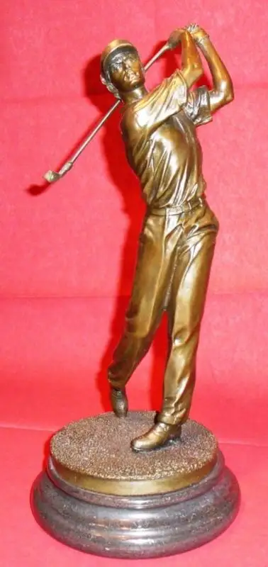 Bronze patiné Golfeur  34cm hauter totale, Nino Oliviono  --  Bronze patiniert Golfer ges. 34 cm hoch, 0