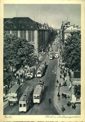 1942; BERLIN - Blick in die Leipzigerstrasse, Bus, Strassenbahn, Bahnpost Zug 0042.