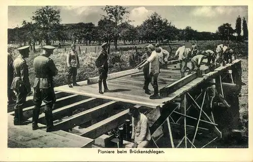 1940, Feldpost-Bildkarte "Pioniere beim Brückenschlagen" von "ELBING 2"
