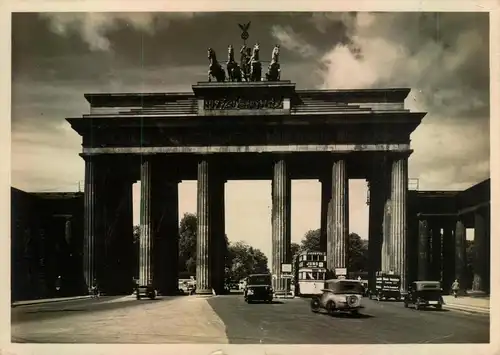 1936, Luftpostkarte mit 2-mal 15 Pfg. Hindenburg ab BERLIN-CHARLOTTENBURG 9