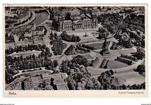 1942, AK (Fliegeraufnahme Reichstag u. Siegessäule) mit seltener 11 Pfg. Frankatur für Luftpostkarte ab BERLIN SW !!