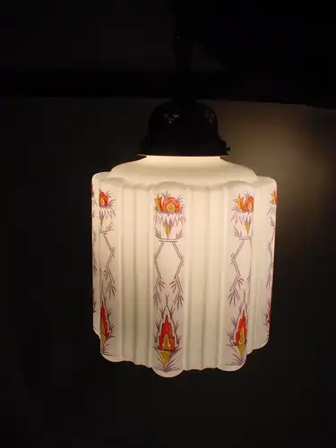 E56/ Art Deco Lampe