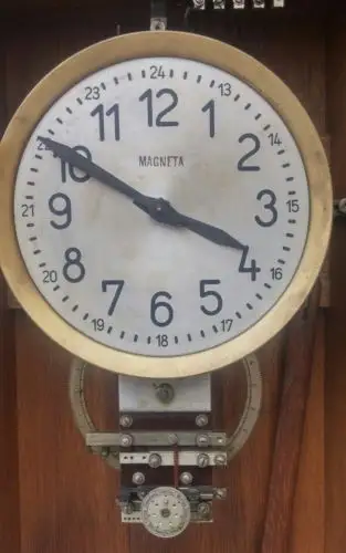 E836/ Antike  Fabrikuhr Magneta Schweiz Werksuhr Rarität 2