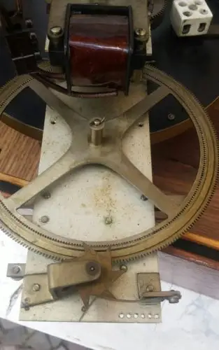 E836/ Antike  Fabrikuhr Magneta Schweiz Werksuhr Rarität 6