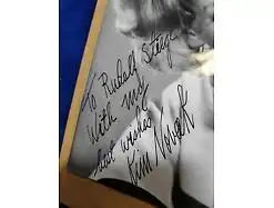 E153/ Kim Novak  1961 original signiertes Foto 19 x 23cm