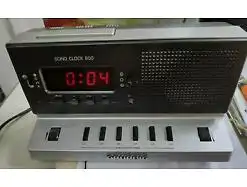 E194/ Grundig Sonoclock 800 Radiowecker