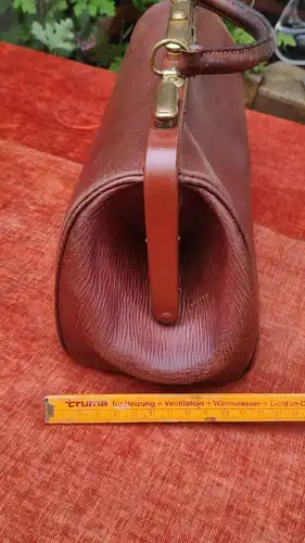 F359/  Kleine Hebammentasche Arzttasche Leder braun
