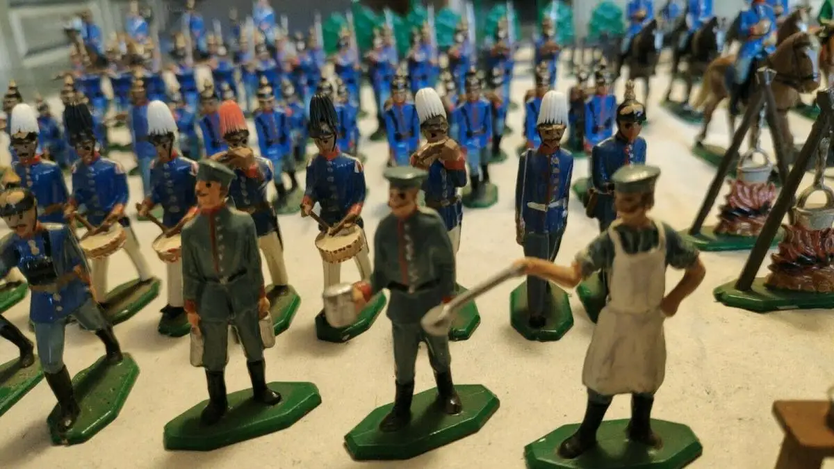 E666/ Konvolut alte Zinnsoldaten 4