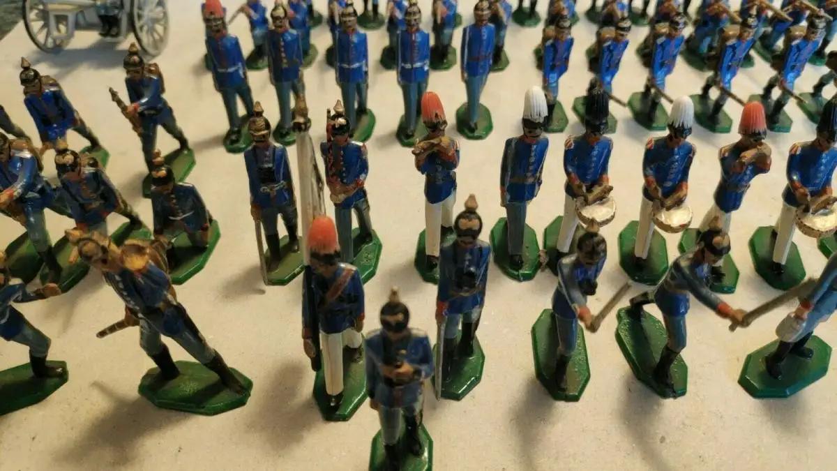 E666/ Konvolut alte Zinnsoldaten 5