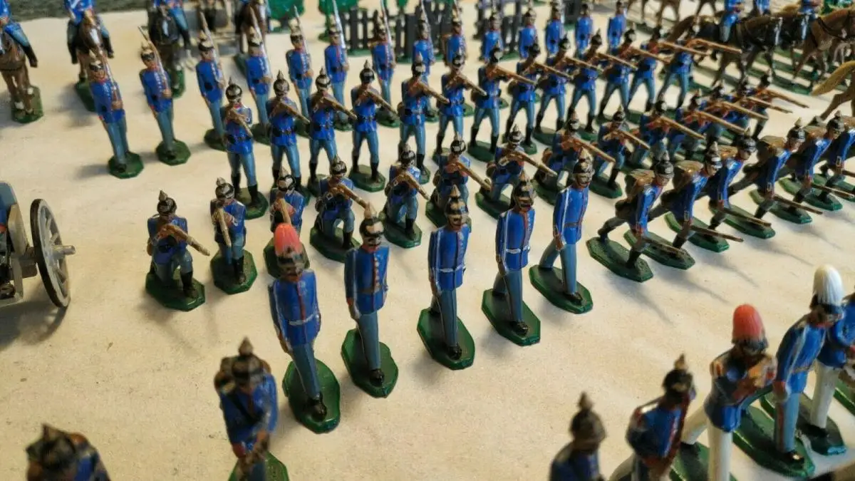 E666/ Konvolut alte Zinnsoldaten 7