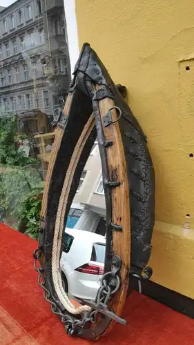 F374/ Kummet Pferdekummet Pferdehalfter mit Spiegel restauriert