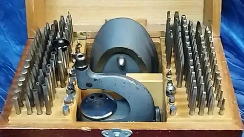 D029/  alte Triebnietmaschine Boley Uhrmacherwerkzeug