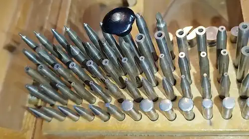 D029/  alte Triebnietmaschine Boley Uhrmacherwerkzeug