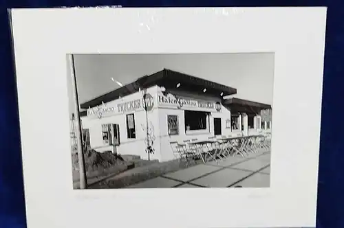 Altes Foto Holzhafen von Bremen Leica Print Dr. Grygiel  im Passepartout 30x40 