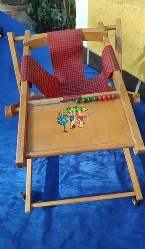 G177/ Alter 60er Jahre Puppenstuhl mit Rollen - Gehfrei  Spieltisch für Puppen