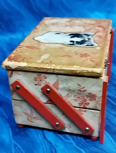 G040/ Kleines Nähkästchen Nähkasten Holz Puppenstube Spielzeug Zubehör 