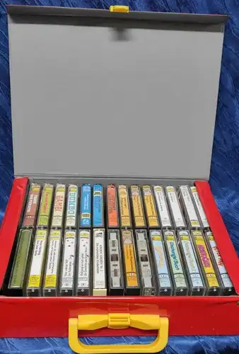 G22/ 30MC Kinder Kassetten Sammlung mit Koffer Disney Lindgren Preußler Märchen 