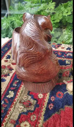 F839/ alter geschnitzter Bär Flaschenhalter Holz  25 cm 