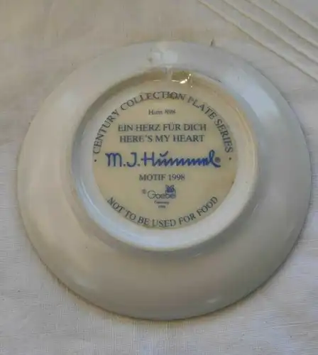 735/ original Hummel Century Collection Miniaturteller  898 "Ein Herz für Dich"