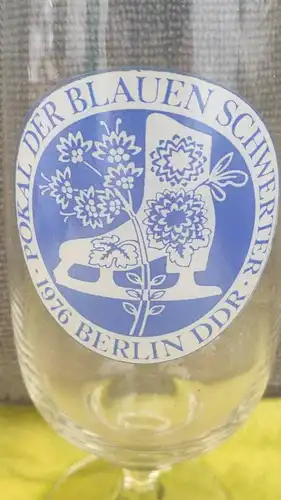 E880/ Glas Pokal der blauen Schwerter 1976 Berlin