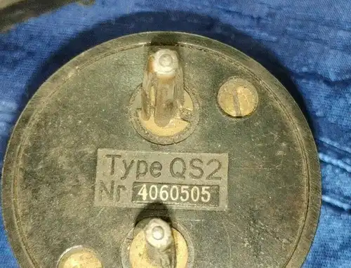 F118/  Telefunken  Quartz Typ QS2 776 kHz Crystal Oscillator für Radio/ Detektor