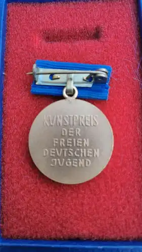 E835/ Erich-Weinert-Medaille Kunstpreis der FDJ Freien Deutschen Jugend DDR