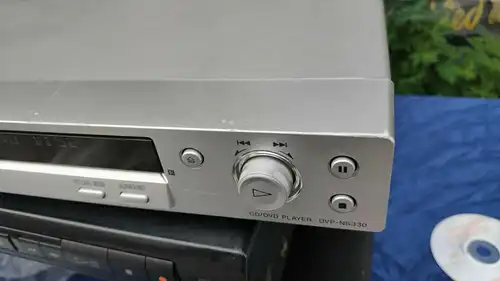 E737/ Sony CD/DVD Player DVP-NS 330