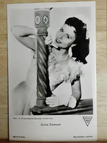 E44/ Starpostkarte Sonja Ziemann