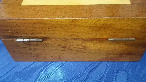 E658/ Holzschachtel mit Intarsien