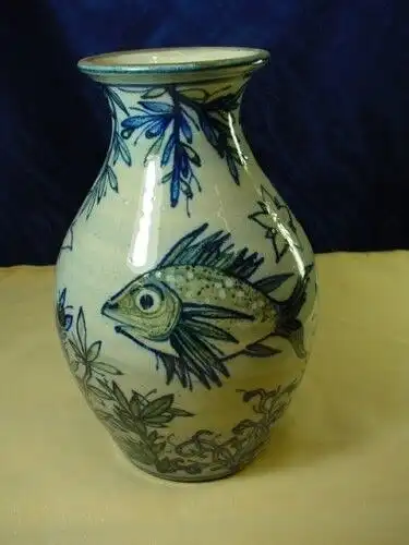 B82/ Vase Piranha Keramik