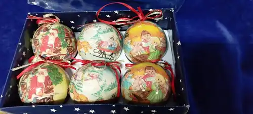 G301b/ 6 Weihnachtsbaumkugeln aus Pappe mit 3verschiedenen Motiven, siehe Bilder