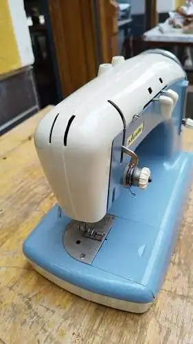 G357/ ADLERETTE 200 Nähmaschine, Antik Retro Vintage. Ersatzteilspender. 