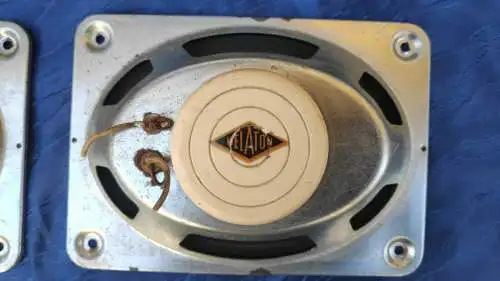 F 687/ 2 alte Lautsprecher Melaton