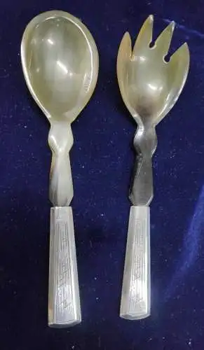 F921/ schönes  altes Vorlege-Besteck Salatbesteck 835 Silber - Horn 