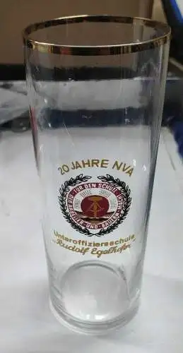 E880/ Glas DDR NVA 20 Jahre Unteroffiziersschule Rudolf Engelhofer