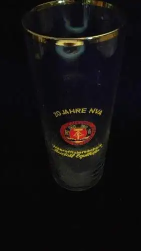 E880/ Glas DDR NVA 20 Jahre Unteroffiziersschule Rudolf Engelhofer