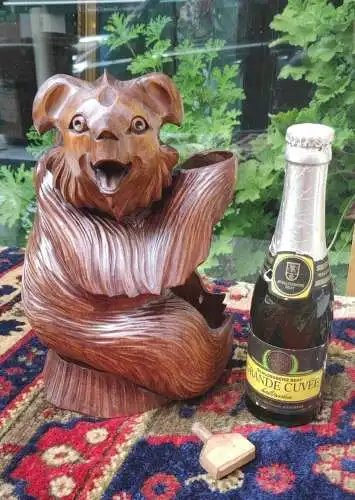 F839/ alter geschnitzter Bär Flaschenhalter Holz  25 cm 