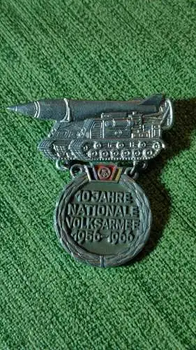E880/ Abzeichen 10 Jahre NVA 