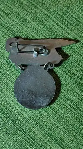 E880/ Abzeichen 10 Jahre NVA 