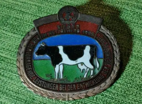 E880/ Abzeichen DDR Sieger im Wettbewerb 1955 Viehwirtschaft 
