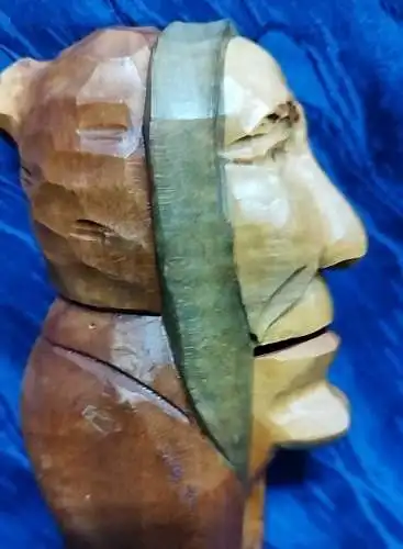 G053/ alter geschnitzter Holz Nussknacker 