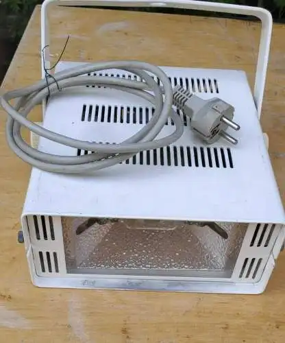 F263/ Lecar Lichtsysteme Spezialstrahler für Geschäftsräume 150W