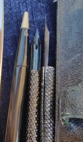 G209/ Schreibtischzubehör Faber Castell Anspitzer Schreibfeder Kostbarkeiten 