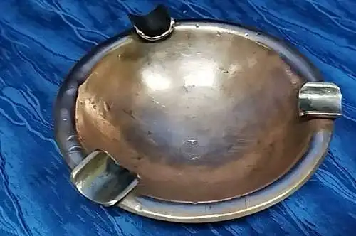 G61/ großer Aschenbecher aus Kupfer Ascher Rüstungsfirma Auert Berlin