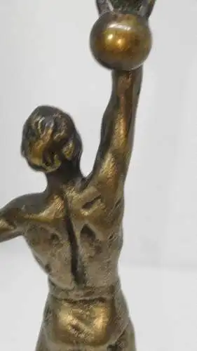F75/ Original Wiener Bronze C. Brehmer Sportler mit Kugelhantel