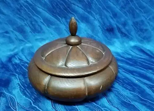 F963/ alte Holzdeckeldose Drechslerwerkstätten 18 cm Durchmesser 