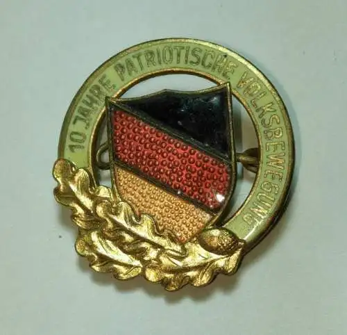 E880/ Ehrennadel - 10 Jahre Patriotische Volksbewegung - Ohne Wappen